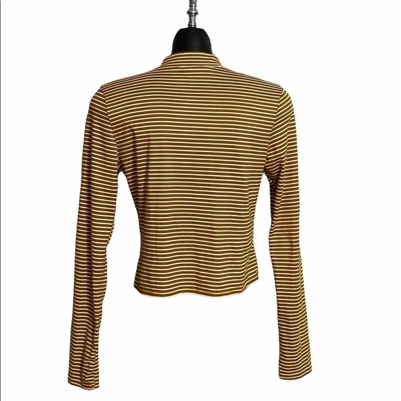 Nwot Women’s Active USA Turtleneck Longsleeve Crop - Picture 2 of 5